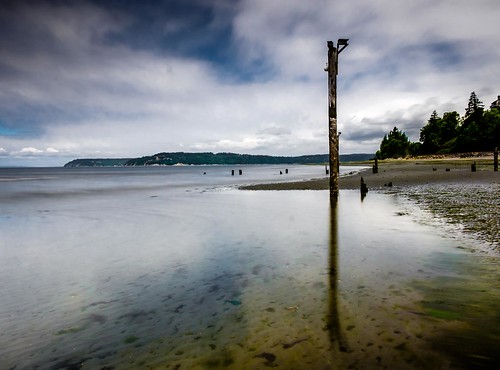 picnicpoint lowtide landscape pugetsound longexposure piling shore trinterphotos richtrinter reflection