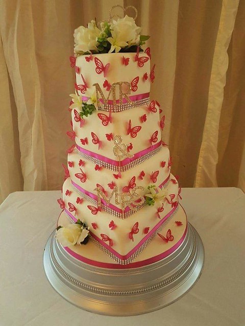 Cake by Sharon Barrell of Sharon's Cake Shop
