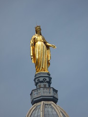 Vieux Lyon - Basilica of Notre-Dame de Fourvière - The gold Virgin statue - Photo of Sathonay-Camp