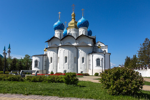 ancient sunny landscape russia kremlin street kazankremlin city outdoor old midday bell building cathedral alley dome cross church oldtown morning museum orthodox spring architecture park nature tatarstan sky kazan catedral landscapes noon outdoors town казань respublikatatarstan ru