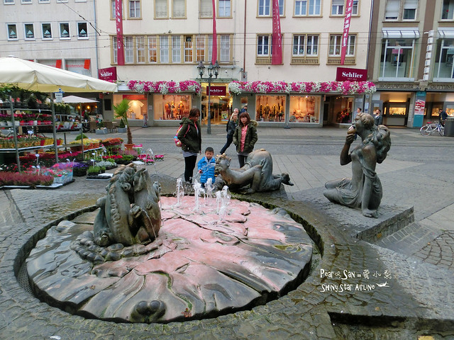 CIMG2461 Sternplatz (Stare Square) Fountain-2