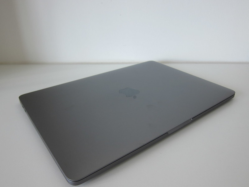 Apple MacBook Pro 13 Inch with Touch Bar and Touch ID (Mid 2017)