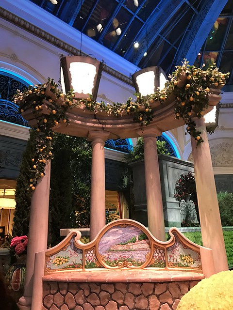 Bellagio lobby columns July 2017