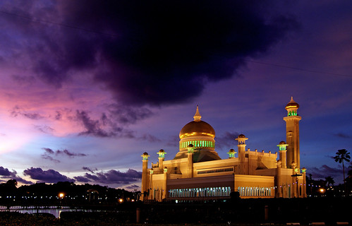 bandarseribegawan sultanomaralisaifuddinmosque brunei asia sony buildings mosque evening sunset sky