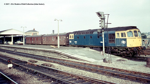 britishrail brcw class33 d6548 diesel parcels reading general berkshire train railway locomotive railroad