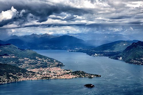 italie italy italia lagomaggiore lacmajeur canoneos5d lac lake lago eau water montagne mountains nuages clouds canonef24105mmf4lisusm canonef70200mmf4lisusm paysage landscape