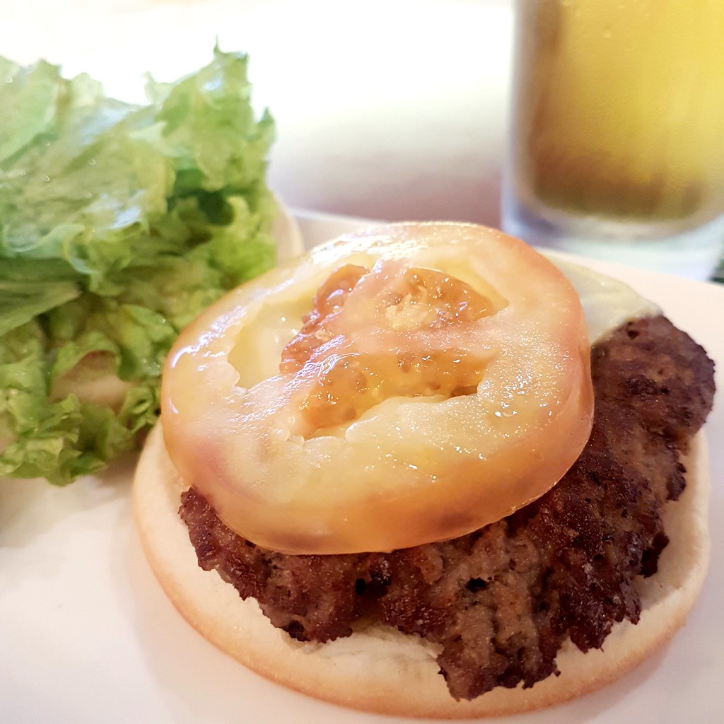 Asahi + Burger $30.90 @ Johny Rockets KL Pavilion