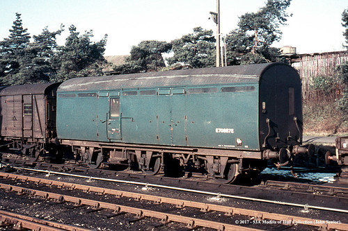 britishrail thompson 6wheel brakevan bz e70687e npcs andover hampshire train railway locomotive railroad