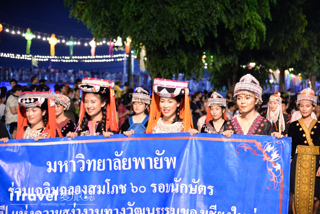 清迈水灯节大水灯队伍比赛 The Grand Krathong Procession Contest (66)