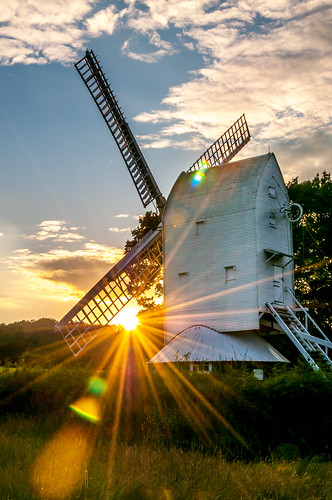 nikon d300s nikkor sun sunset rise sunrise windmill wind mill west sussex uk beams blue white 2017