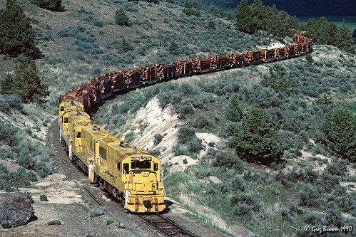 oregon oce ocerailway switchback loggingrailroad logtrain timberindustry trains railroads morrisonknudsen te704s oregoncaliforniaeastern