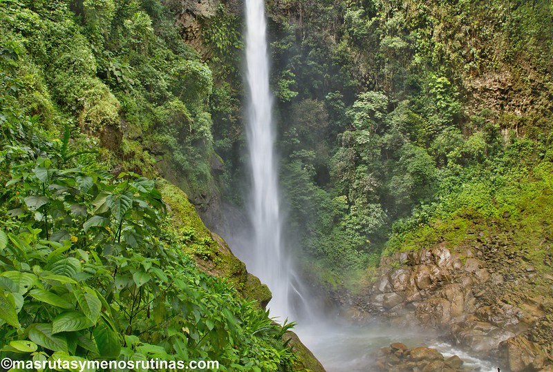 Cascadas, bosques nubosos y selva. Baños y la Troncal amazónica - Acuavacaciones en Galápagos y Ecuador (9)