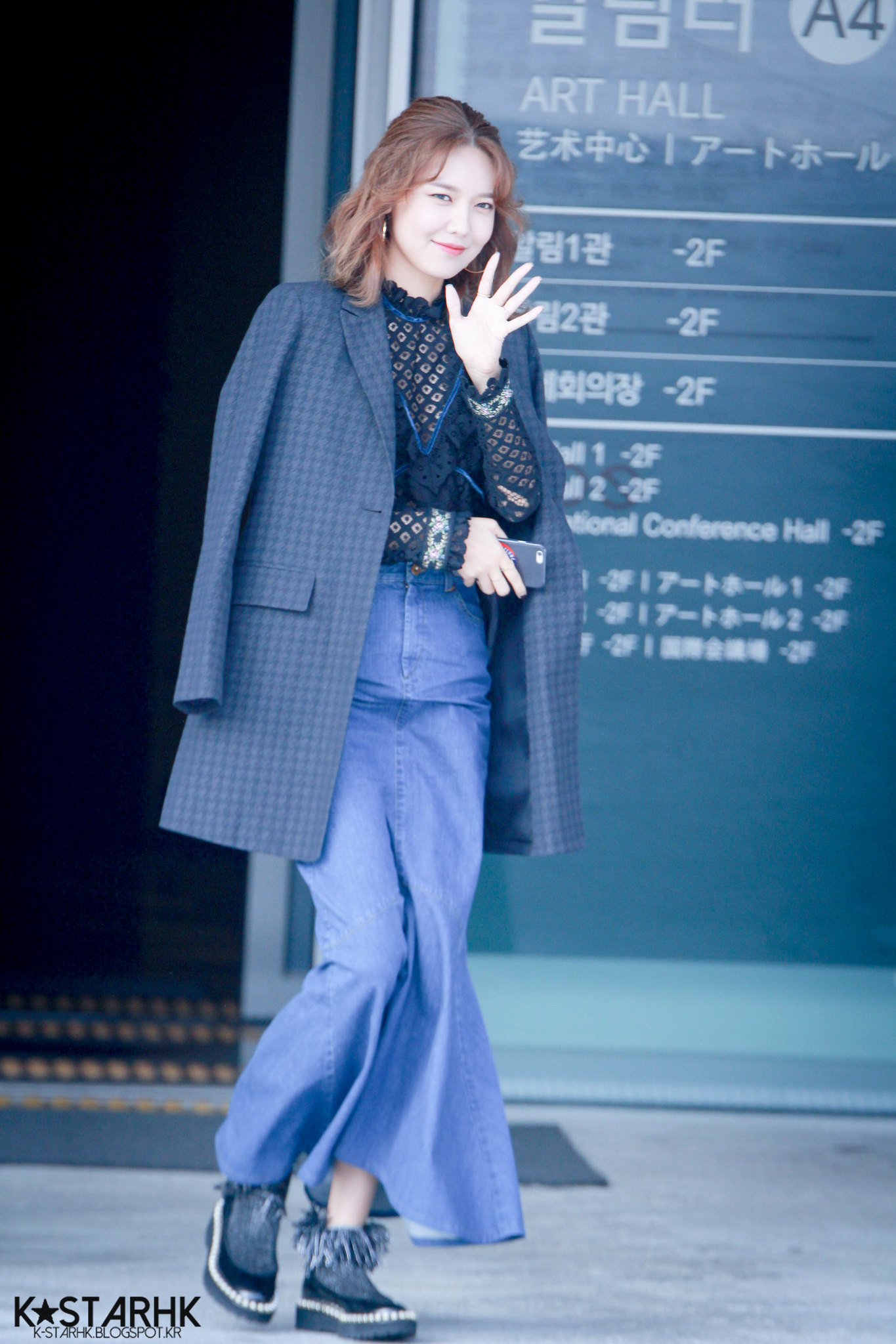 [PIC][19-10-2016]SooYoung tham dự sự kiện ra mắt BST Xuân - Hè của thương hiệu "JAIN SONG" trong khuôn khổ "2017 S/S HERA Seoul Fashion Week" vào hôm nay 35683817685_1154b0e275_k