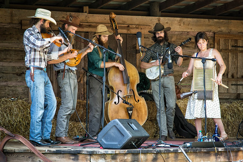 canon 6d 24105mml lens hagood mill pickenssc upstate south carolina bluegrass country music stringband bass fiddle violin guitar banjo mandolin entertainers festival southernlife vanishing soutthern america landscape stringbank southern