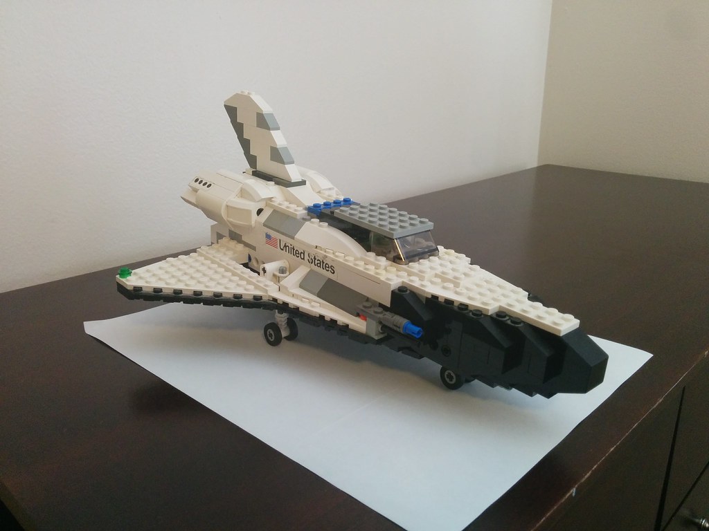 Interplanetary Patrol fighter - front quarter view