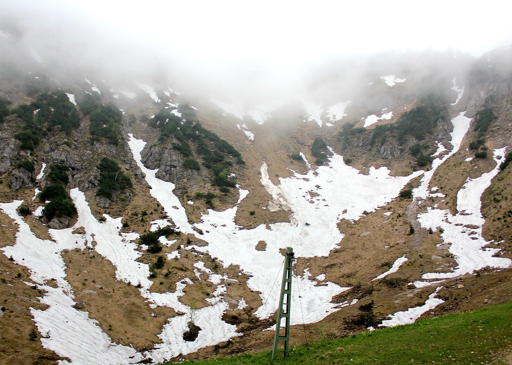 tegelberg-mountain-top-snow