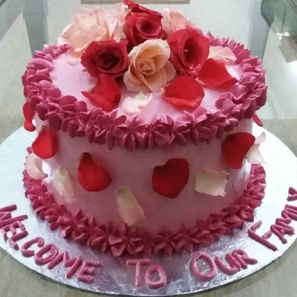 Floral Cake by Hamayl Waqar of Sweet Indulgence