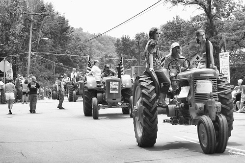 sullivancounty historical bw americana farmers tractors people newyork farm parade mainstreet monochrome rural callicoon unitedstates us