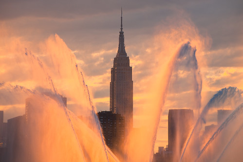 newyorkcity skyline water fountains manhattan gothamist empirestatebuilding skyscraper sunset nyc outdoor