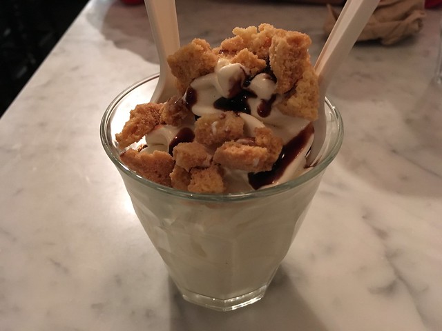 Vanilla gelato sundae - Barzotto