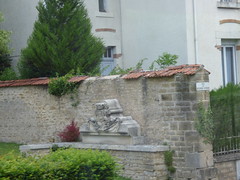 On the coach leaving Semur-en-Auxois - Rue du Bourg Voisin - War memorial garden - Photo of Braux