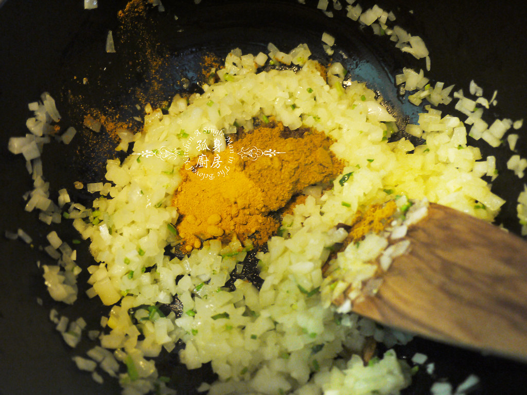 孤身廚房-Staub媽咪鍋煮超滿的印度蔬食花椰菜咖哩17