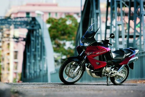 Cyleto Bremsbeläge Hinten Für Honda Varadero 1000 (2004-2011) | Semi-Metallic Beläge