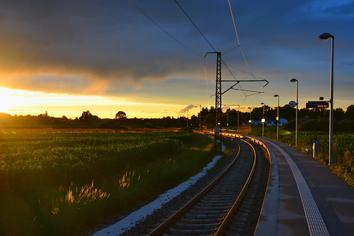 sunset evening summer june railway stop track train cable field green sky cloud light freilassing hofham berchtesgadenerland bavaria bayern germany deutschland nikond3100 outdoor