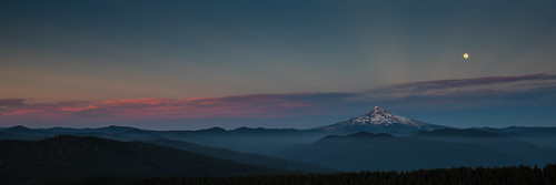 columbiarivergorge larchmountain mthood oregon alpenglow dusk fullmoon moonrise sunset volcano
