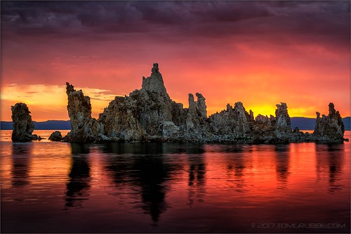 monolake sunrise tufa lake clouds colors dramatic easternsierras california