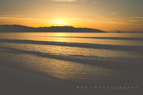 torbay sunrise devon theenglishriviera waves sea paignton rtaphotography nikond7000 morning