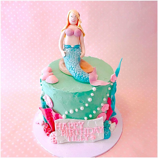 Pretty Sweet Mermaid Cake by Creme de la Creme
