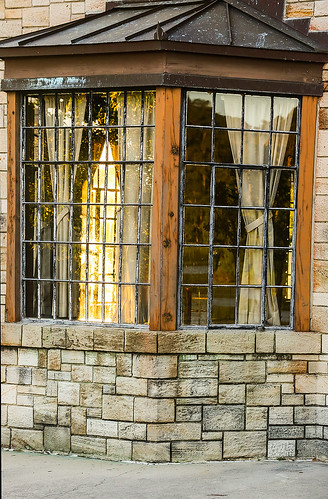 huntsville texas samhouston huntsvillestatepark lakeraven lodge window sun stone stonework ccc civilianconservationcorps construction greatdepression publicworks wyojones np