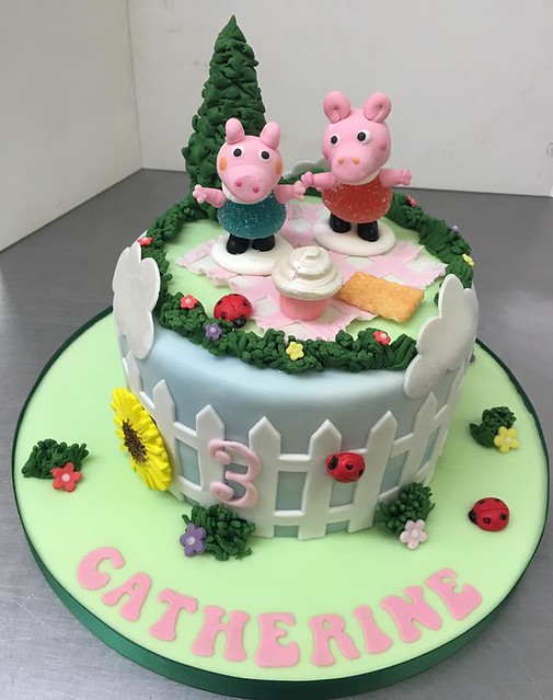 Cake by Basingstoke Sugarcraft Centre