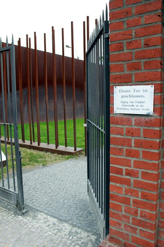 An der Gedenkstätte Berliner Mauer