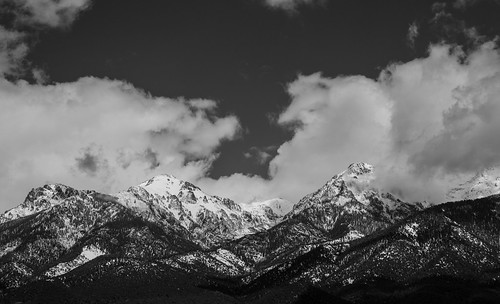 crestone colorado mountains