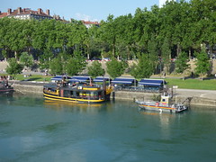 River Rhône from the Pont Wilson in Lyon - boats - Passagere - Photo of Sathonay-Camp