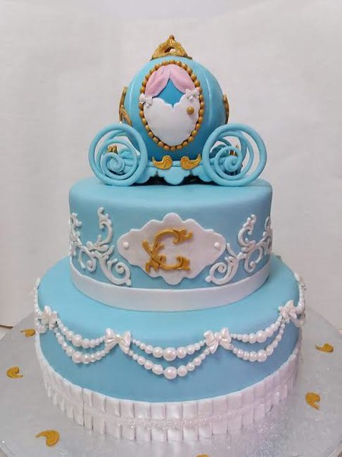 Cinderella Cake by Cornelia Stefan of Atelier Dulce Candy bar