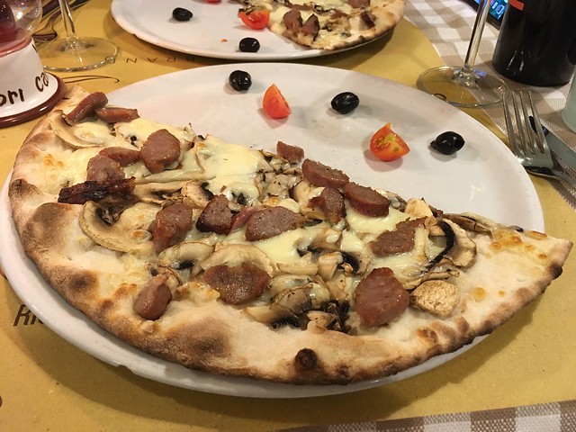 Pizza boscaiola - Virgilio Pizzeria