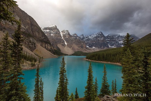 north america canada kanada alberta moraine blue turqoise lake rocky mountains banff