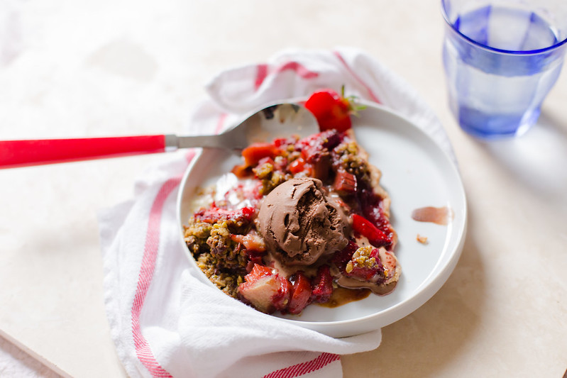 Strawberry Rhubarb Pie with Pistachio Oat Crisp