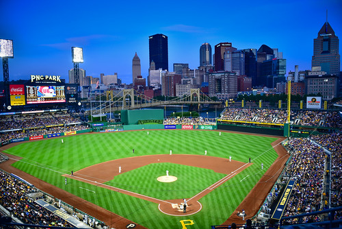 city skyline view from pnc park pittsburgh pa pirates vs chicago cubs pit pitt pgh penn penna pennsylvania us usa alleghanycounty alleghany mlb baseball national league parc pncpark stadium arena game skyscrapers buildings skyscraper building night evening dusk field upmc