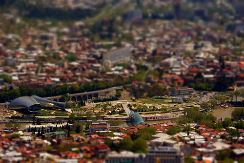 sel18200 sonyalpha sonyα nex7 geotaggedphoto geosetter photoimage фотоfoto year2017 aerialview vacationtravel puhkus miniature faketiltshift pictureeffect georgia sakartvelo საქართველო tbilisi tiflis თბილისი მტკვარი mtkvari river грузия қырҭтәыла wonderful