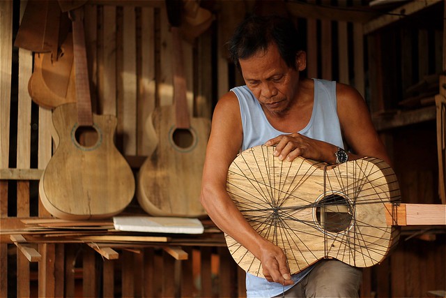 Guitar-Maker in Cebu