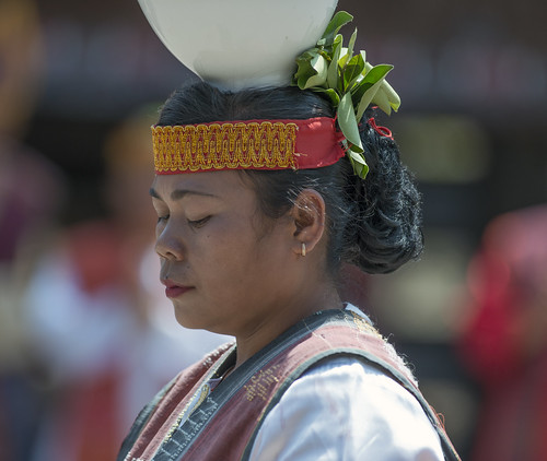 indonesia sumatra lake toba samosir island batak culture performance