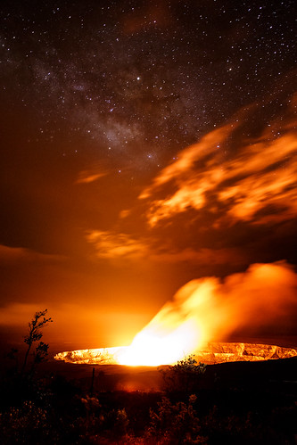 pāhoa hawaii unitedstates pele milkyway stars lava fire volcano nationalpark longexposure astrophotography night kilauea hawaiivolcanoesnationalpark bigisland