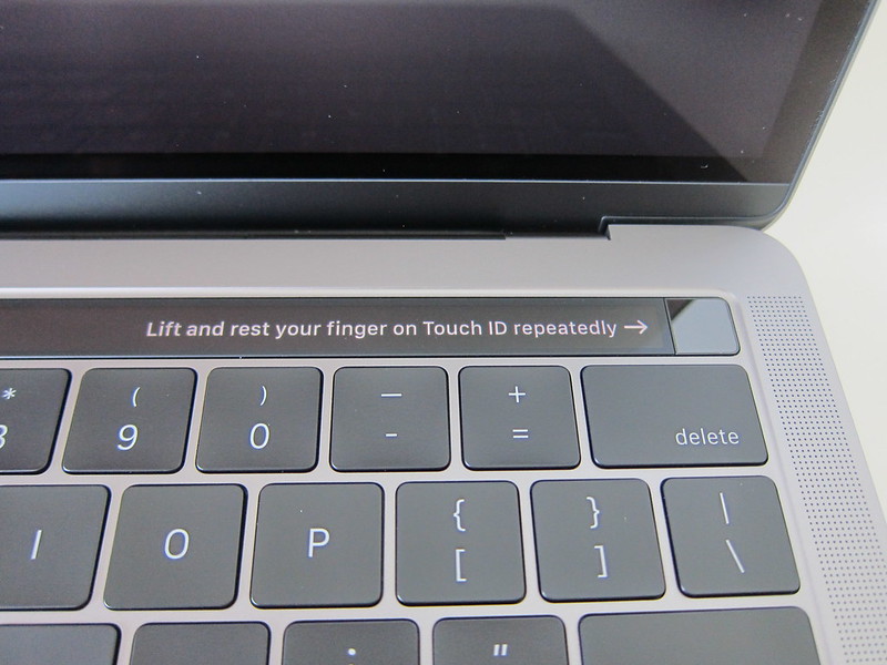 Apple MacBook Pro 13 Inch with Touch Bar and Touch ID (Mid 2017) - Touch ID