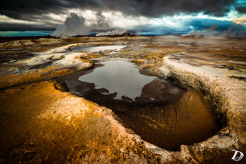 hot springs mud pots iceland geothermal area land landscape colors orange white brown water steam nature linving earth magicearth clouds morning sunrise dark explore photography shapes ground sky volcanic volcano