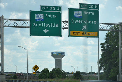 i65 signs traveling5 watertower2