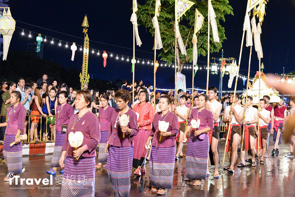 清迈水灯节大水灯队伍比赛 The Grand Krathong Procession Contest (16)